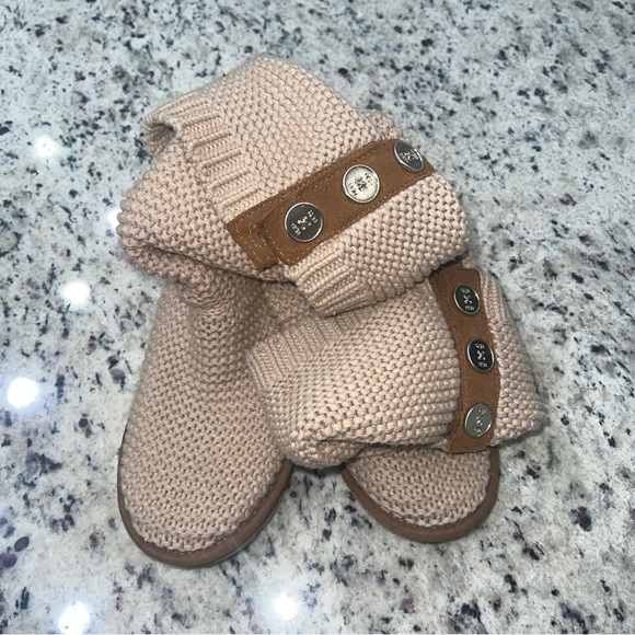 UGG
Purl Cardy Knit Boot size 6 - Picture 7 of 10